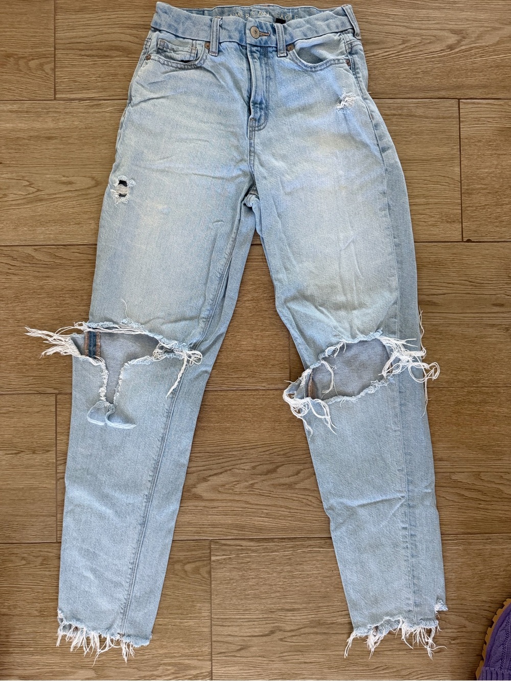 American Eagle Outfitters Light Blue Distressed Boyfriend Jeans